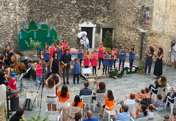 FACCIAMO UN MUSICAL! - CAMPO ESTIVO DI TEATRO MUSICALE