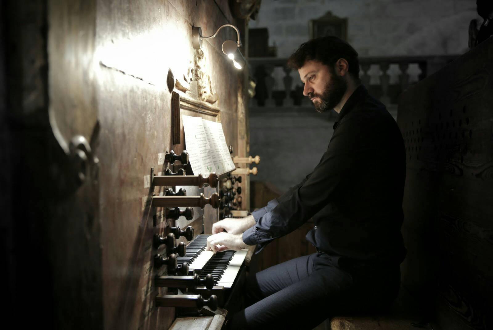 CANTICA MUNDI Musica sacra e profana per organo e voci