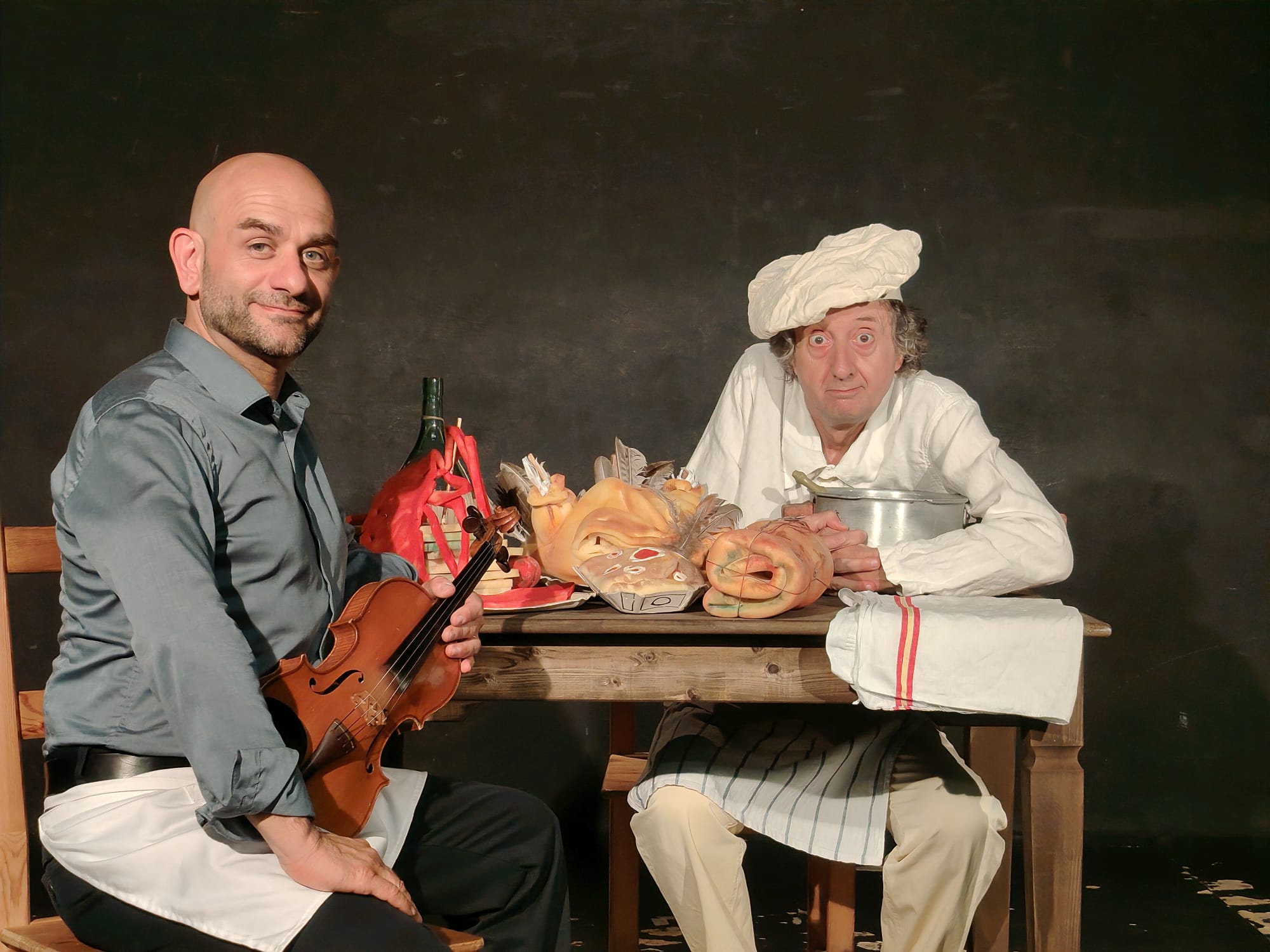 MAURO PIROVANO - CON LE GAMBE SOTTO IL TAVOLO