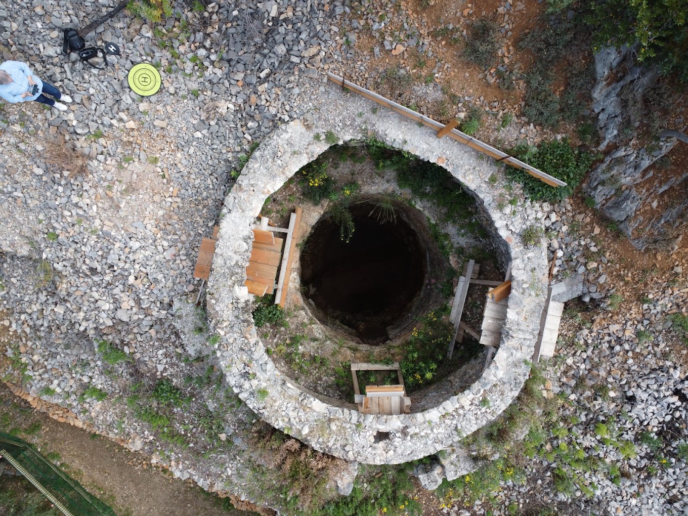 TRA PIETRA, FUOCO E ULIVI <br> Escursione